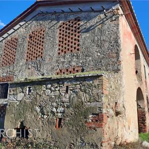 Rustico/Casale In Vendita a Pistoia